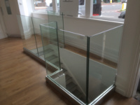 Frameless glass balustrade in North London (2/4)